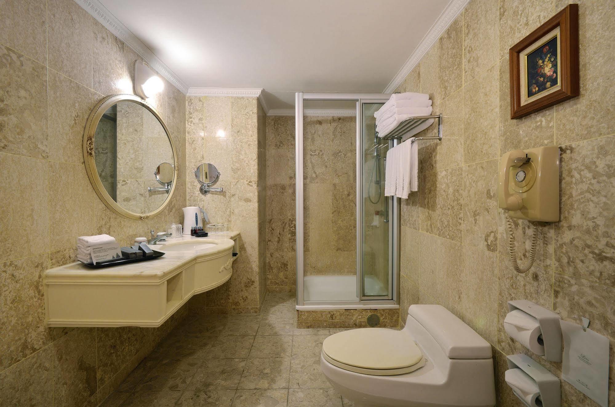 Lees Boutique Hotel Kaohsiung Buitenkant foto
